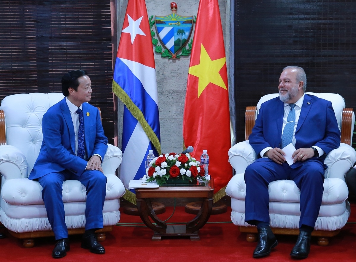 Deputy PM Tran Hong Ha meets Cuban PM